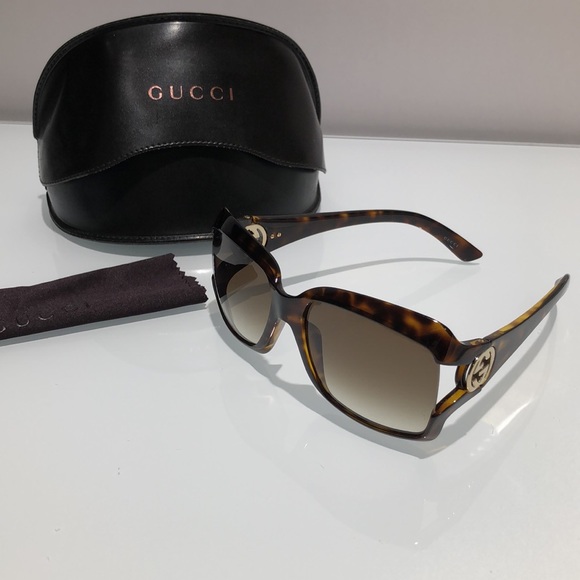 Gucci Sunglasses with Case - Picture 5 of 10